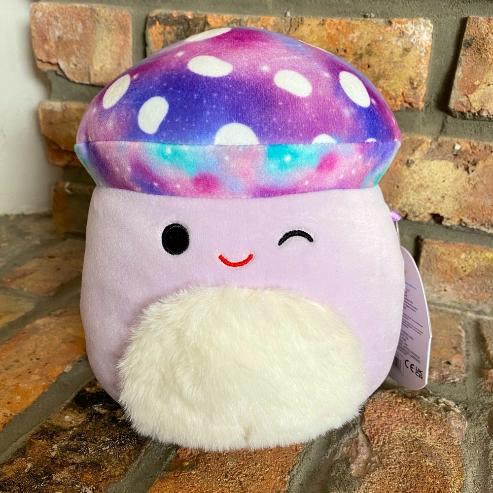 BNWT 7” Minya Mushroom Squishmallow 💜